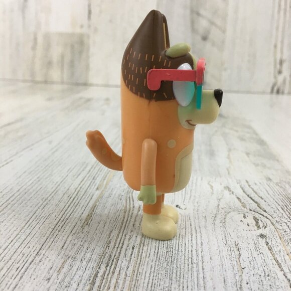 Bluey CHILLI Heeler Mom Figure in Sunglasses Family Camping Trip Beach Chili NEW - Picture 2 of 7